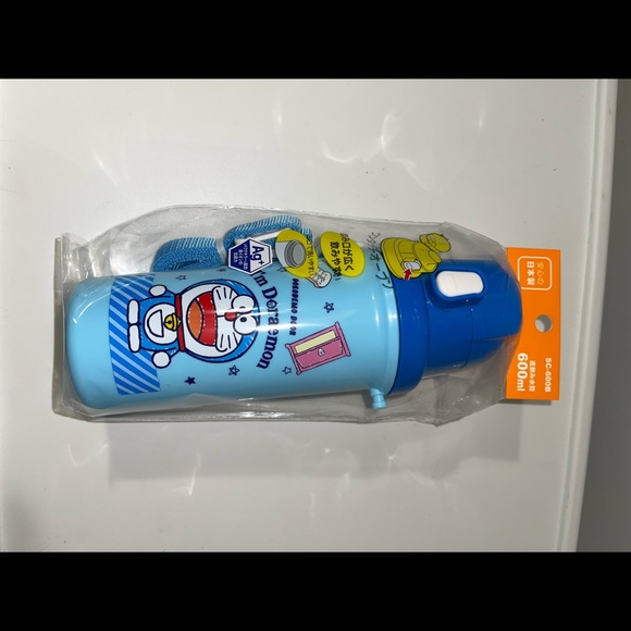 SOLD Brand New Doraemon Tumbler with strap - Picture 4 of 4